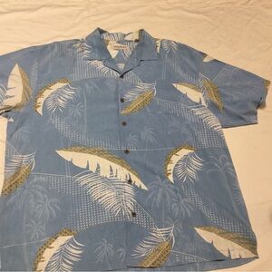 EUC- Tommy Bahama Blue and White Feather Camp Shirt 100% Silk XXL